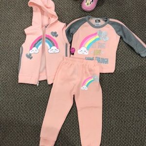 3/50$ NWT 3 ps sweatsuit! 24 mth